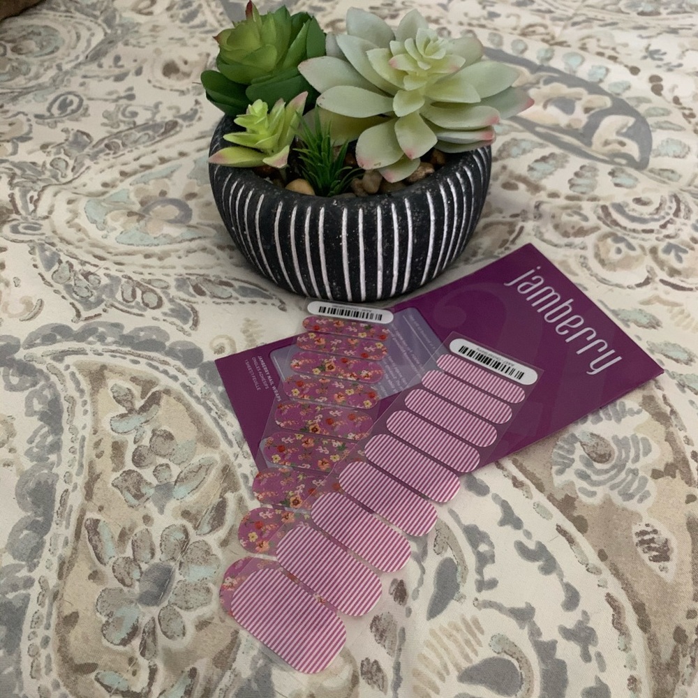 Jamberry Nail Wrap-Orchid Garden & Orchid Skinny